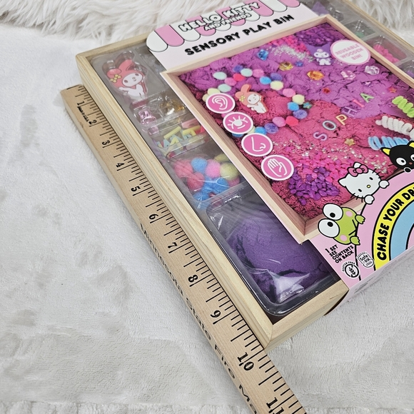 HELLO KITTY and FRIENDS Sensory Play Bin Chase Your Dreams - Picture 9 of 12